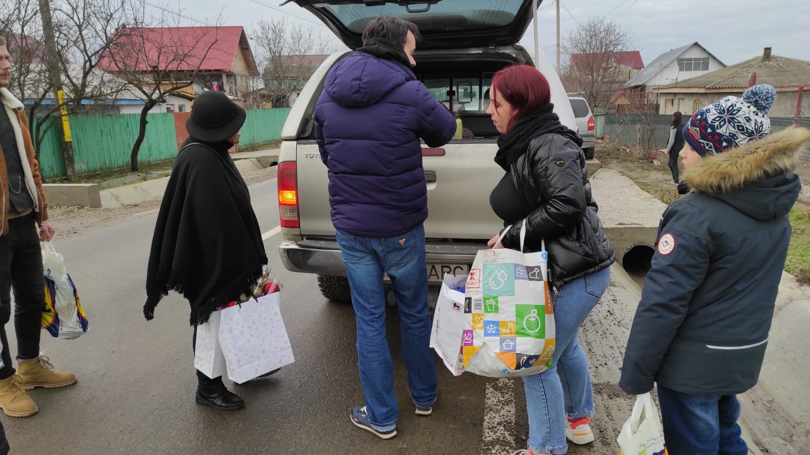 acțiuni de ajutorare a românilor